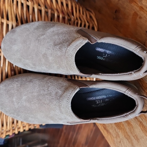 Skechers Suede Slip-On Shoe Tan - Picture 4 of 16